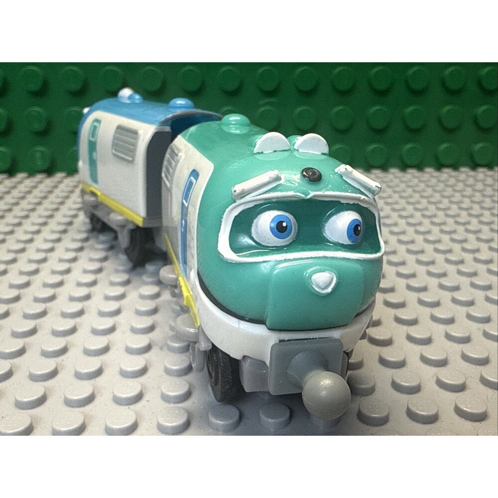 HOOT AND TOOT Chuggington Twins Train Engines with Metal Base 2010 Tomy